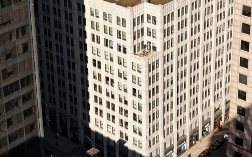Distressed Chicago Office Tower Sells to Investor at Huge Discount,